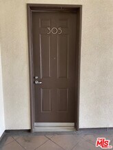 10609 Bloomfield St in Los Angeles, CA - Building Photo - Building Photo