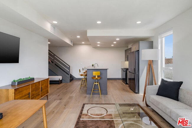 property at 118 Orlando Ave