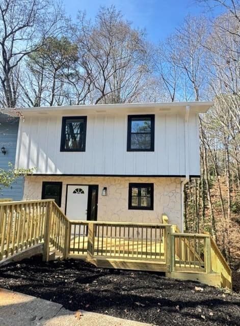 property at 1352 Overlook Cove SE