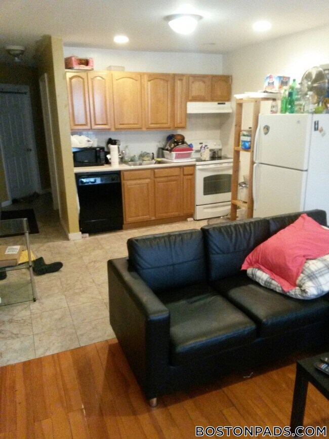 104 Hammond St