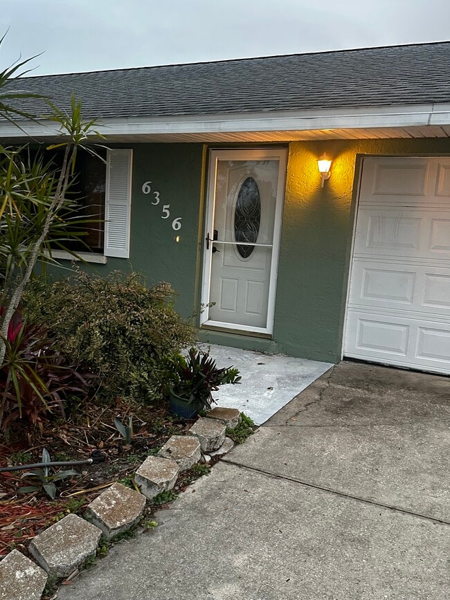 6356 5th St Cir E in Bradenton, FL - Building Photo - Building Photo