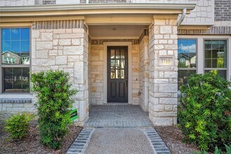 3719 Sailing View Blvd in Arlington, TX - Foto de edificio - Building Photo