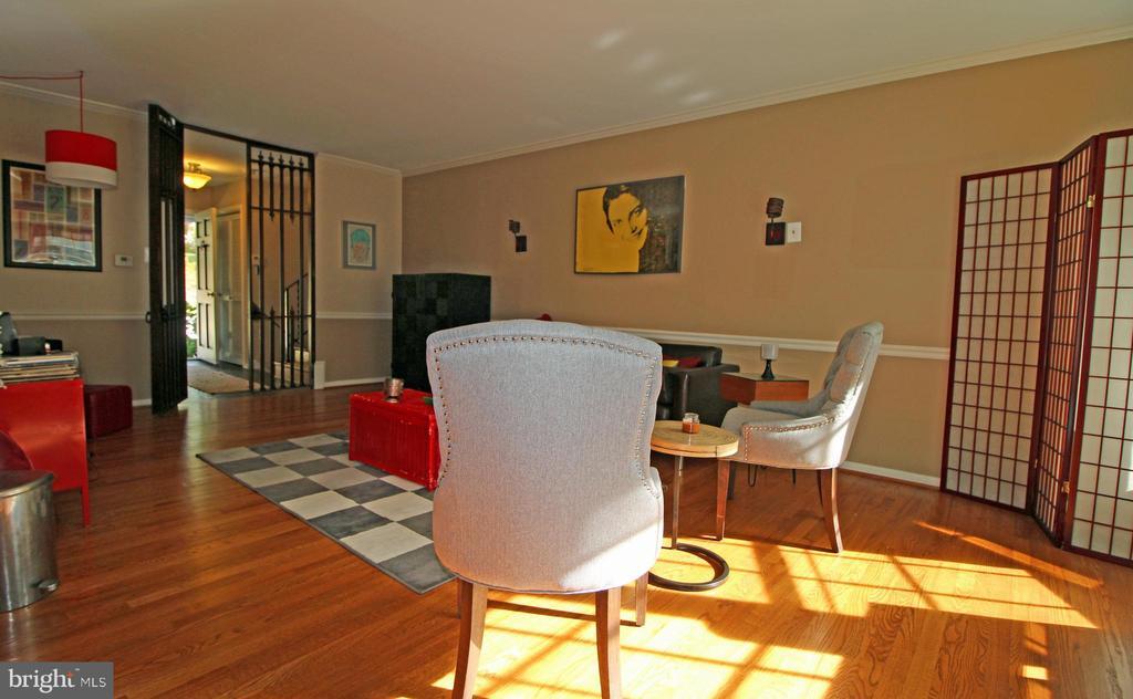 1816 Briggs Rd in Silver Spring, MD - Building Photo