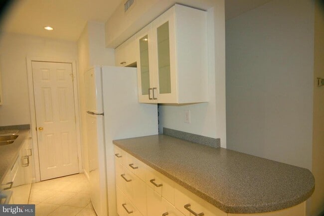 8358 Dunham Ct in Springfield, VA - Building Photo - Building Photo