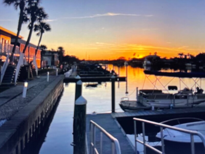 335 Causeway N in New Smyrna Beach, FL - Building Photo