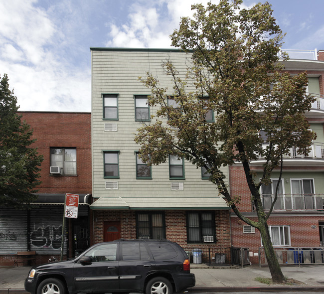 439 Graham Ave in Brooklyn, NY - Building Photo - Building Photo