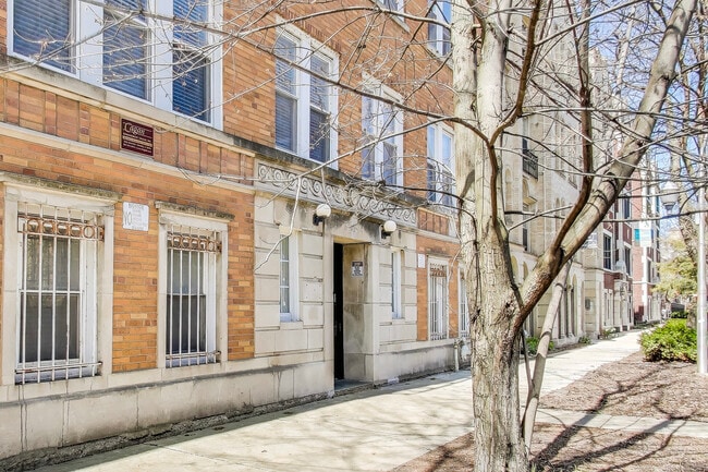 6812 N Wayne Ave in Chicago, IL - Foto de edificio - Building Photo