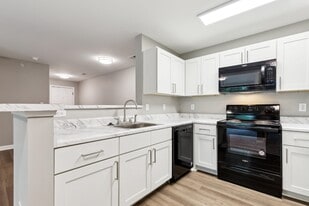 Barrington Parc Apartments in Moody, AL - Building Photo