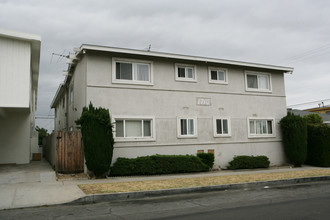 1710 Coronado Ave in Long Beach, CA - Building Photo - Building Photo