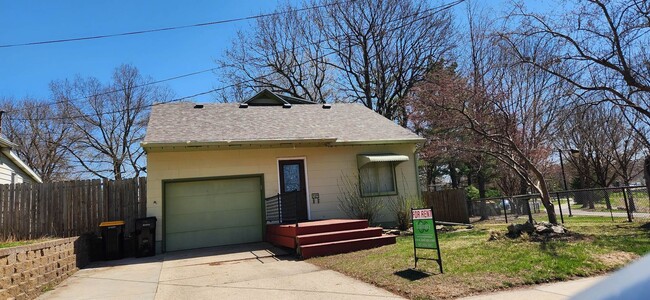 property at 420 8th Ave SE