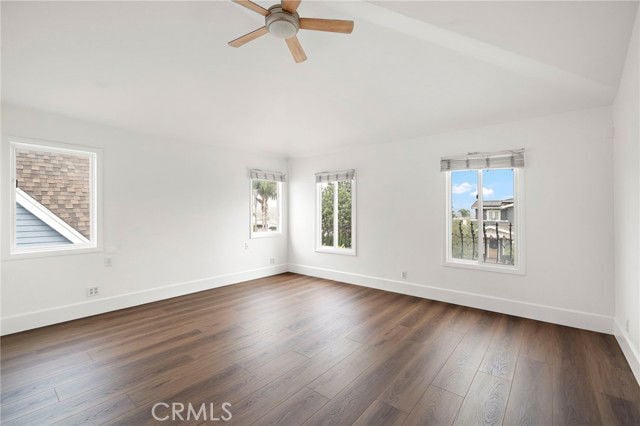 377 Roycroft Ave in Long Beach, CA - Building Photo - Building Photo