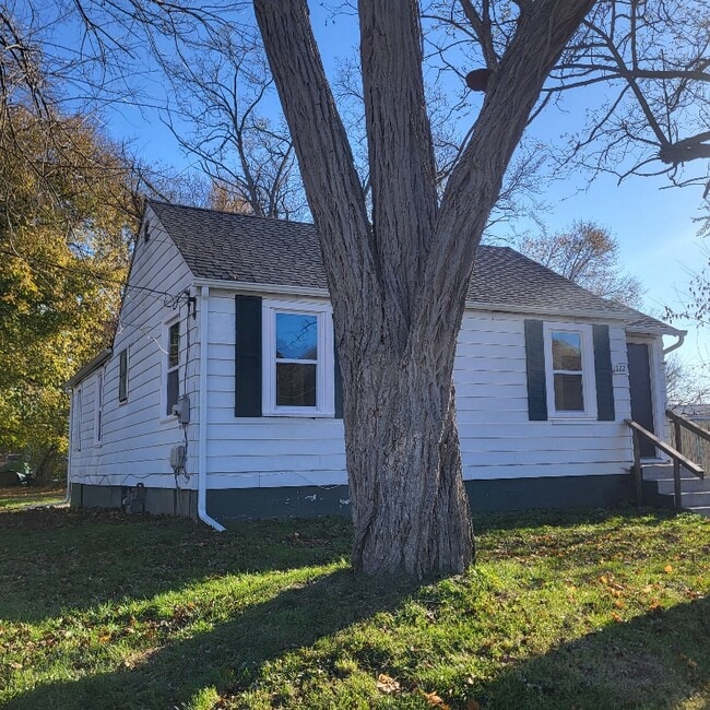 property at 1322 E Napier Ave