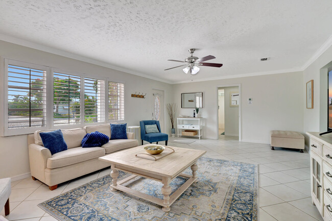 27526 Los Amigos Ln in Bonita Springs, FL - Foto de edificio - Building Photo
