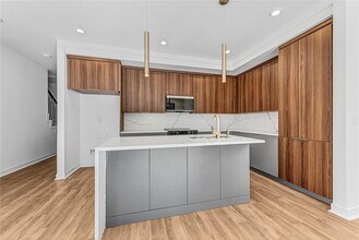 1110 Emilia Ave in Lowell, AR - Building Photo - Building Photo