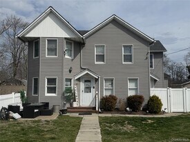 91 River Ave in Patchogue, NY - Building Photo