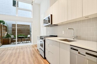 840 Fort Street in Victoria, BC - Building Photo - Building Photo