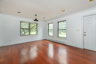 433 Kent Cornwall Rd in Kent, CT - Building Photo - Building Photo