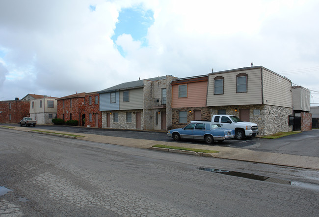 Contessa Townhomes in San Antonio, TX - Building Photo - Building Photo