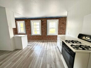 189 Daly Ave, Unit First Floor - 3 BR in New Britain, CT - Building Photo - Building Photo