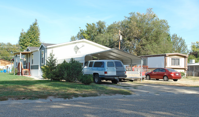 415 1st Ave N in Nampa, ID - Building Photo - Building Photo