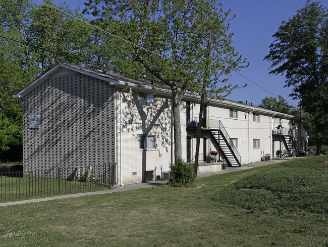 1555 Harvard Ave in Atlanta, GA - Foto de edificio - Building Photo