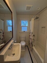 8111 SW Capitol Hwy in Portland, OR - Building Photo - Building Photo