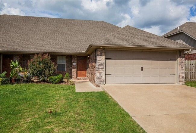 3104 SW Deerfield Blvd in Bentonville, AR - Building Photo - Building Photo