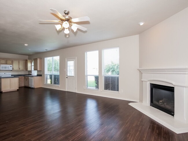 12716 Chattaroy Ln in Fort Worth, TX - Building Photo - Building Photo