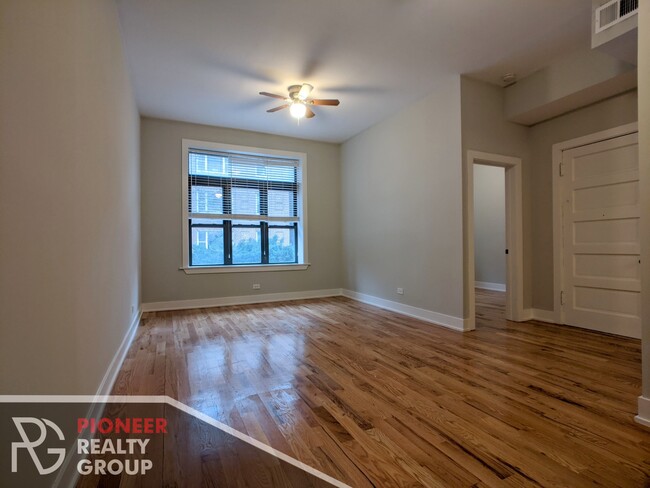 635 W Oakdale Ave, Unit 647-1