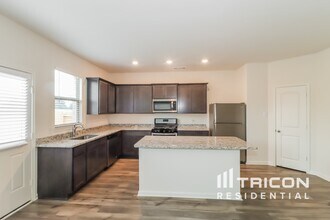 905 Clark Dr in Ferris, TX - Building Photo - Building Photo