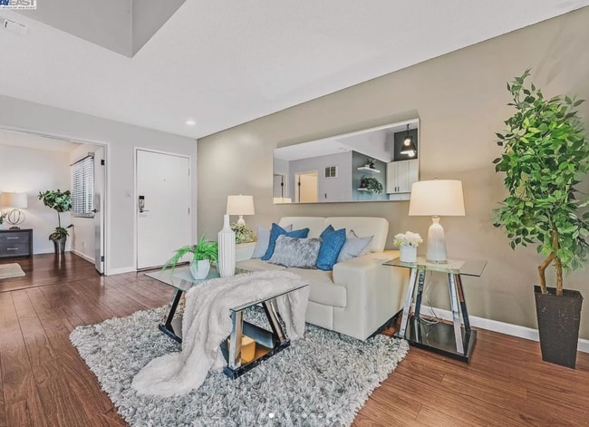 property at 3 Embarcadero W