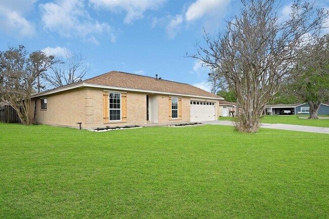 4515 Larch Dr in Baytown, TX - Building Photo - Building Photo