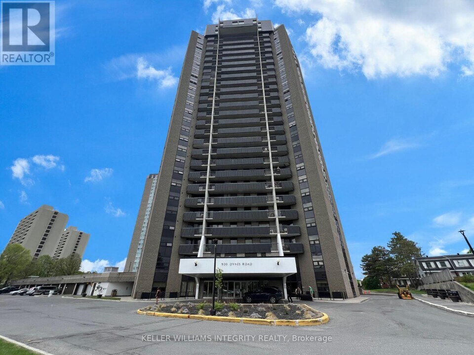 900-2900 Dynes Rd in Ottawa, ON - Building Photo