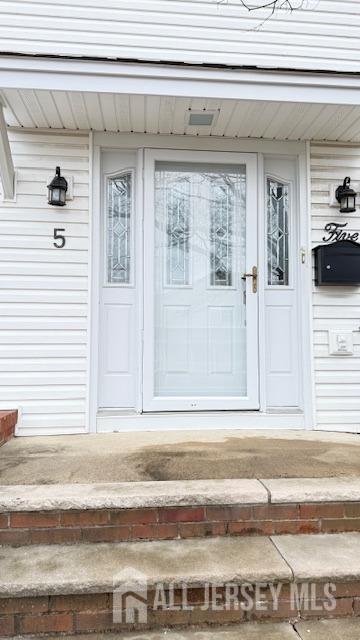 5 Bernadine St in Sayreville, NJ - Building Photo - Building Photo
