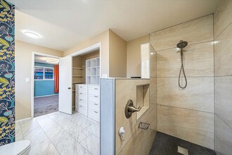 208 Oregon Terrace in Medford, OR - Building Photo - Building Photo