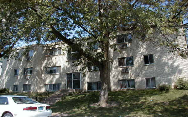 1495 Rose Ave E in St. Paul, MN - Building Photo