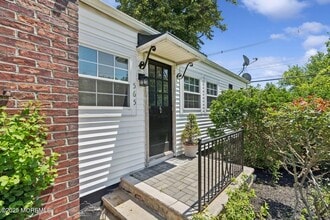 565 Prospect Ave in Little Silver, NJ - Building Photo - Building Photo