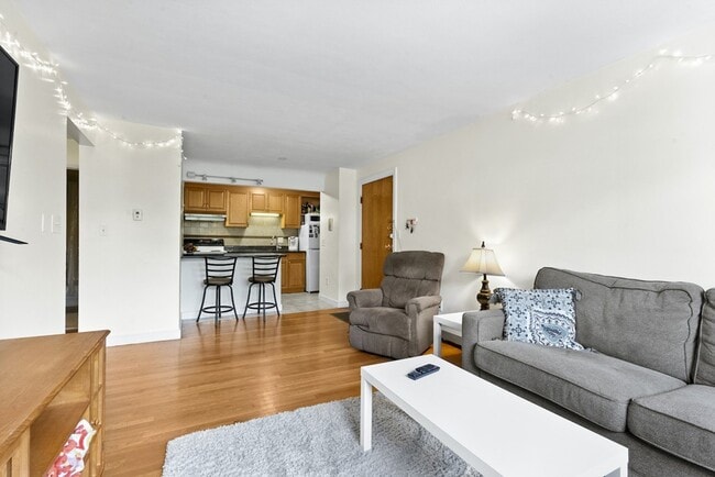 property at 10 Commonwealth Ct
