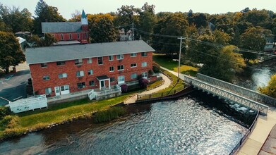 Riverside Apartments in Albion, MI - Foto de edificio - Building Photo