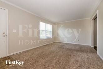 804 Covey Dr in Peculiar, MO - Building Photo - Building Photo