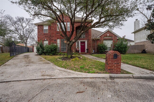 property at 2730 Briarloch Ln