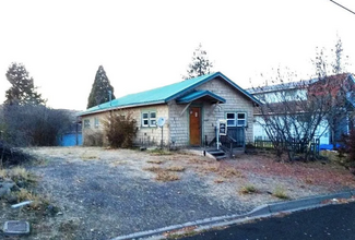 1336 Lakeview Ave in Klamath Falls, OR - Foto de edificio - Building Photo