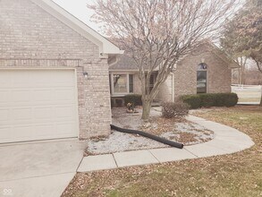 5025 W Edwards Ave in Indianapolis, IN - Building Photo - Building Photo