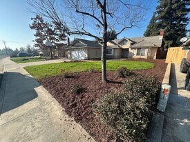 6010 W Cambridge Ave in Visalia, CA - Building Photo