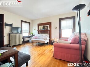 15 Elko St, Unit 2 in Boston, MA - Foto de edificio - Building Photo