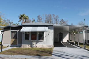 7831 Sunrunner Dr in New Port Richey, FL - Building Photo