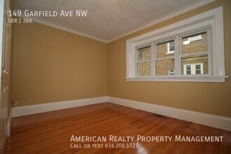 149 Garfield Ave NW in Grand Rapids, MI - Building Photo - Building Photo