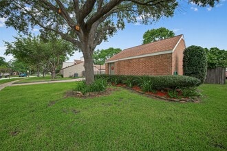 16310 Wall St in Jersey Village, TX - Building Photo - Building Photo