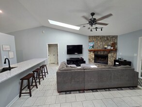121 Mary's Dr in Woodbine, GA - Building Photo - Building Photo