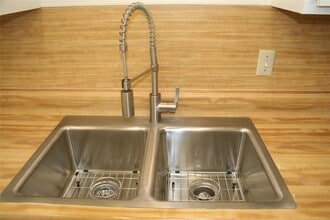6341 Flamingo Dr in Apollo Beach, FL - Building Photo - Building Photo